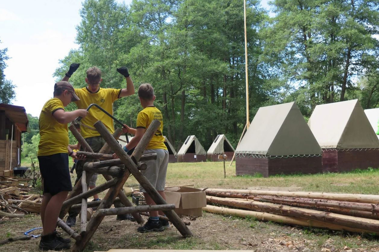 Looking for a summer camp?  Čaroves takes children to a magical world without electricity and cell phones – Hanácké news